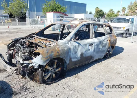 2014 Nissan Pathfinder Platinum из США, поврежденный, VIN 5N1AR2MN4EC679056